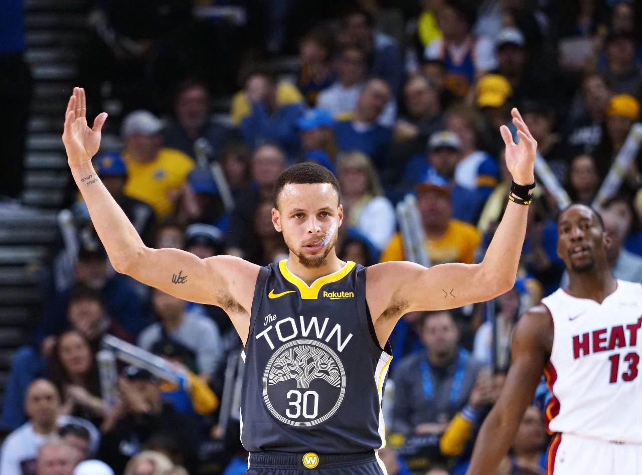 罗马诺:约尔迪-克鲁伊夫或马克斯维尔可能出任阿贾克斯总监