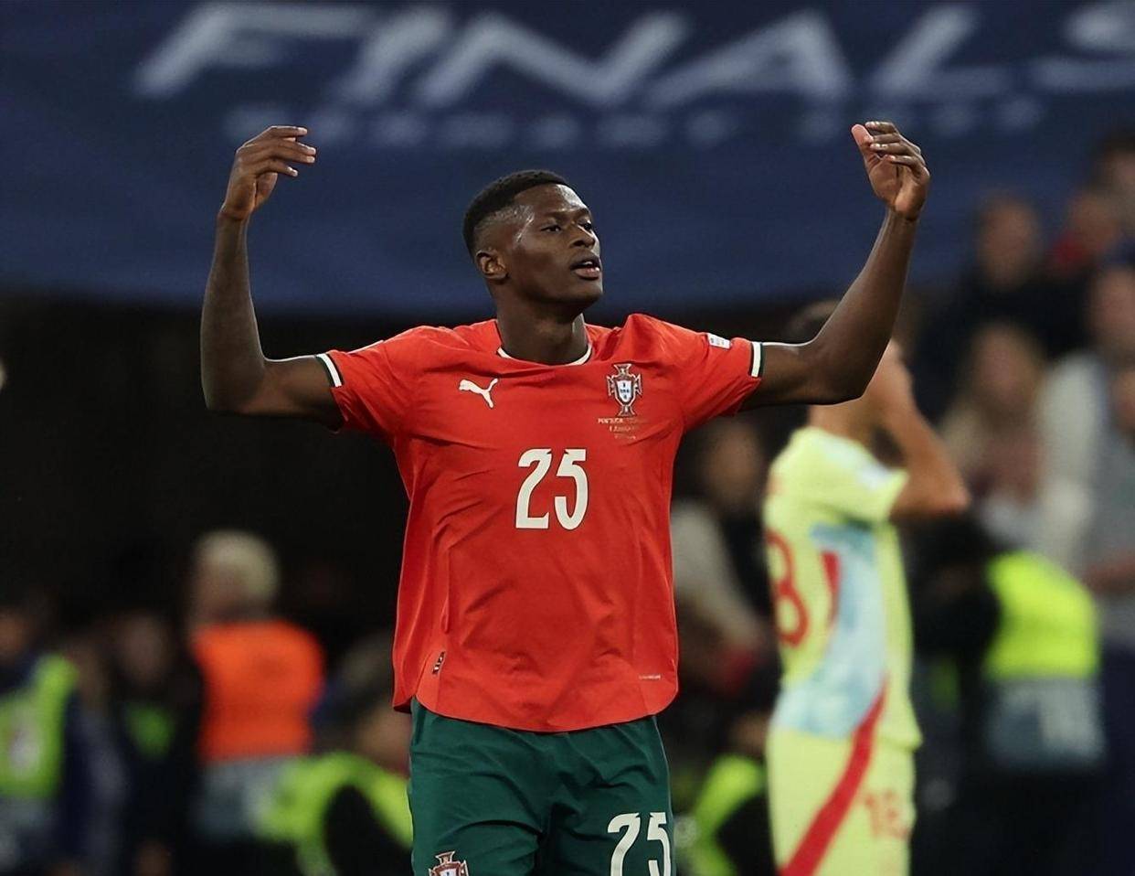 为什么现场记分牌要显示转速